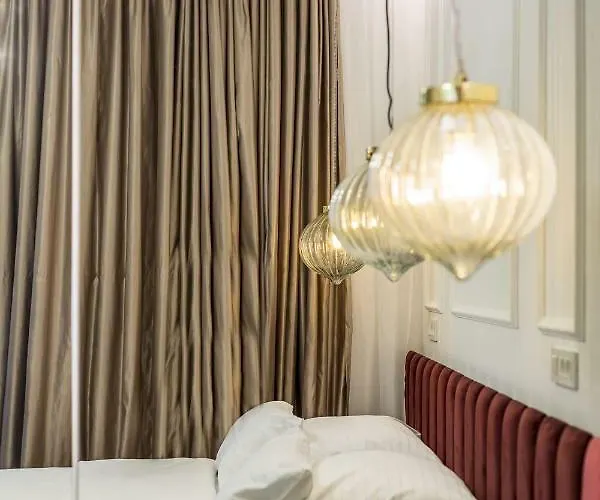 Nephelae Boutique 4*